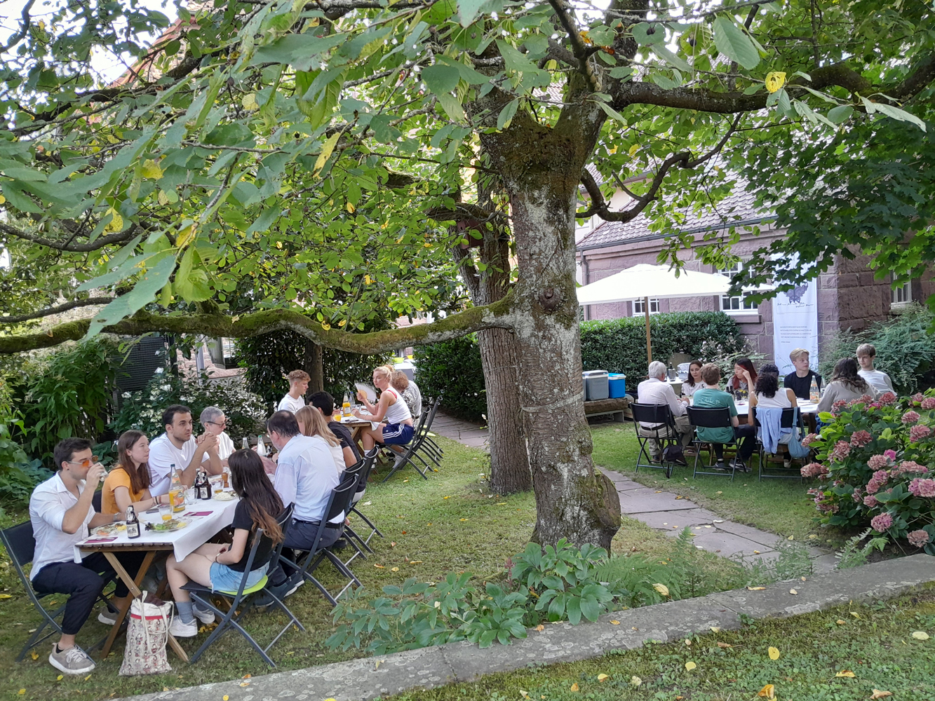 04_Die-Welt-zu-Gast_20250813_192817